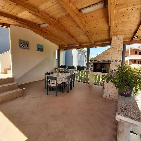 Apartman Ana Štinjan Екстериор снимка
